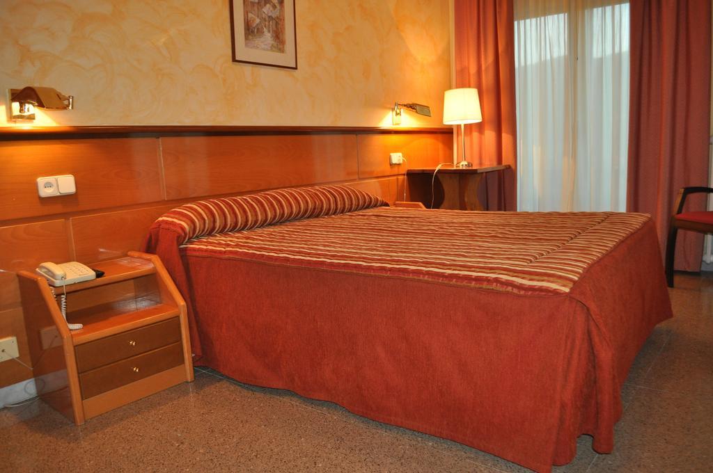 Hotel Sole Pobla de Segur Pokoj fotografie